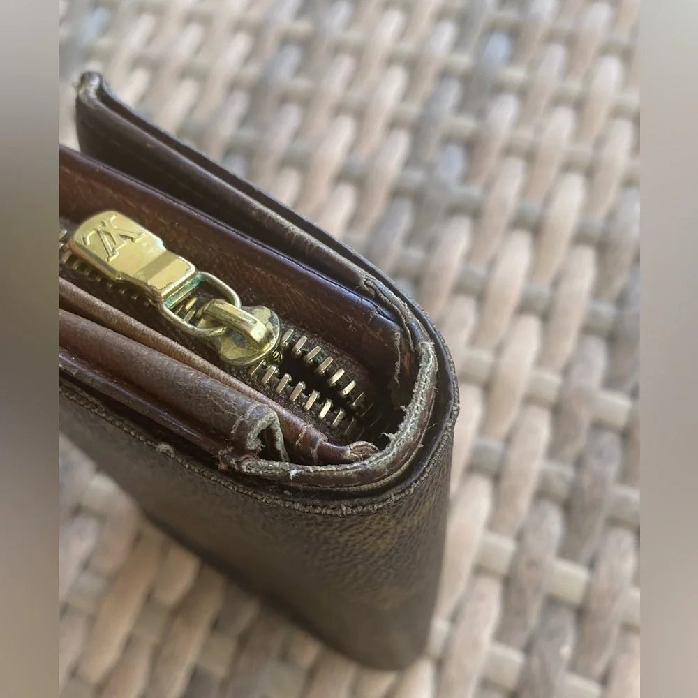 Louis Vuitton Monogram Tresor Vintage Wallet - Picture 15 of 16